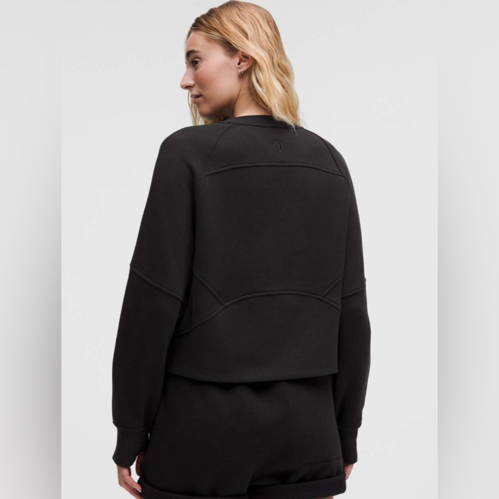 Lululemon Scuba Oversized Pullover *Wordmark
Black - Picture 2 of 8